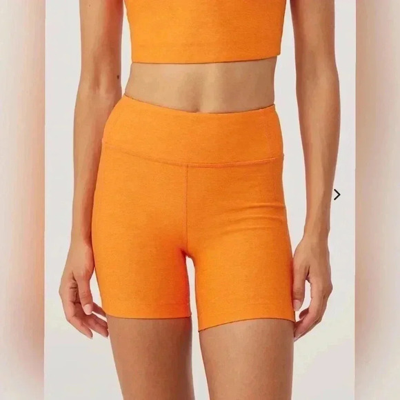 Outdoor Voices Warmup 10” Short in Clementine LIKE NEW - Picture 5 of 6